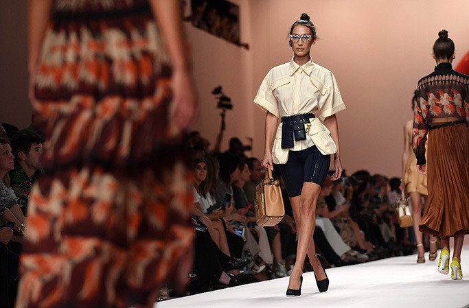 Bella Hadid for Fendi, MFW Bella Hadid for Fendi, MFW